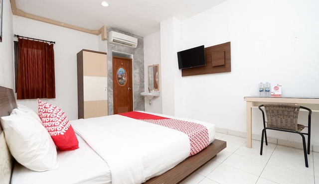 OYO 1251 Residence 8 in Semarang