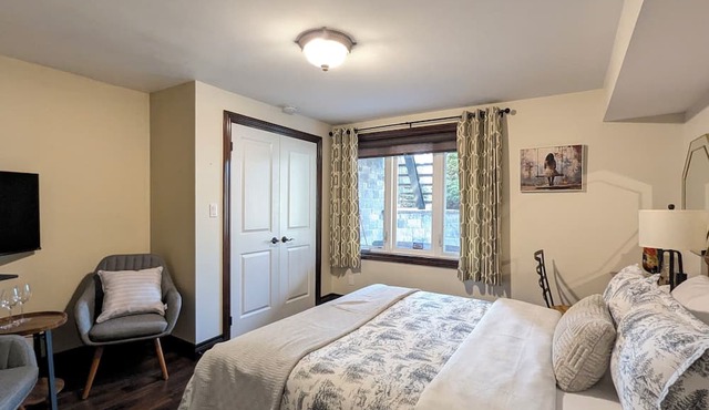 Creekside Bed & Breakfast Niagara Falls in Niagara Falls