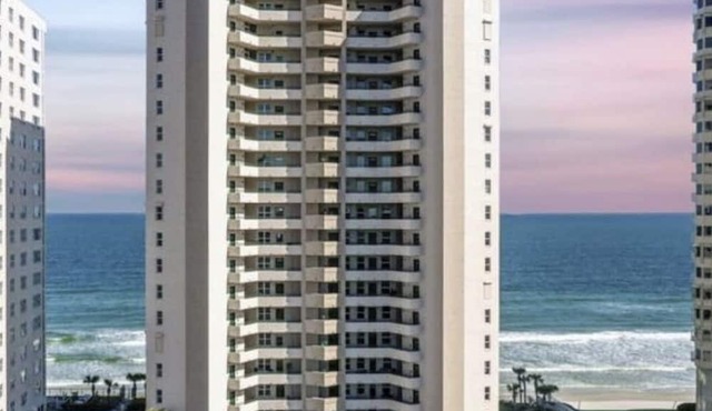 Luxury 3 bedrm Oceanfront Condo on Daytona Beach Shoreline! in Daytona Beach Shores