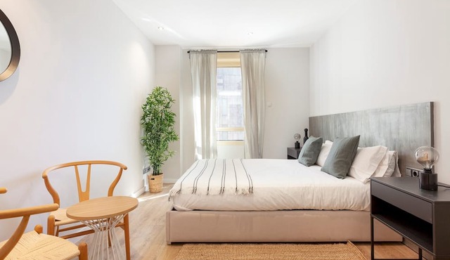 3 bedroom apartment Ronda Sant Pere - You Stylish in Barcelona