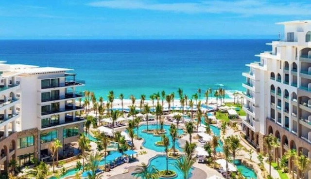 Luxury family resort, Cabo San Lucas, Lazy river, infinity pool & more! in San José del Cabo