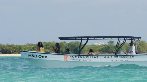 Casa Serena and Mistico Beach Club plus Boat Shuttle in San Pedro
