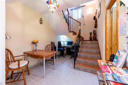 Cozy 1-Bedroom Retreat Dormitory room Villa Roca in Estepona