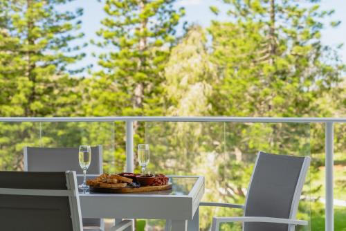 Sea Breeze at Mudjimba Beachside, tennis pool in Mudjimba