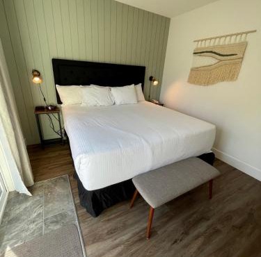 Waterton Glacier Suites in Waterton Park