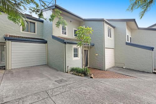 Cove Townhouse Pandanus Street 
