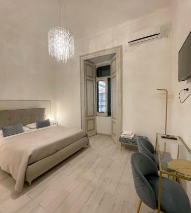 Salerno Center House- Corso Vittorio Emanuele- 2 camere- vicino Stazione in Salerno